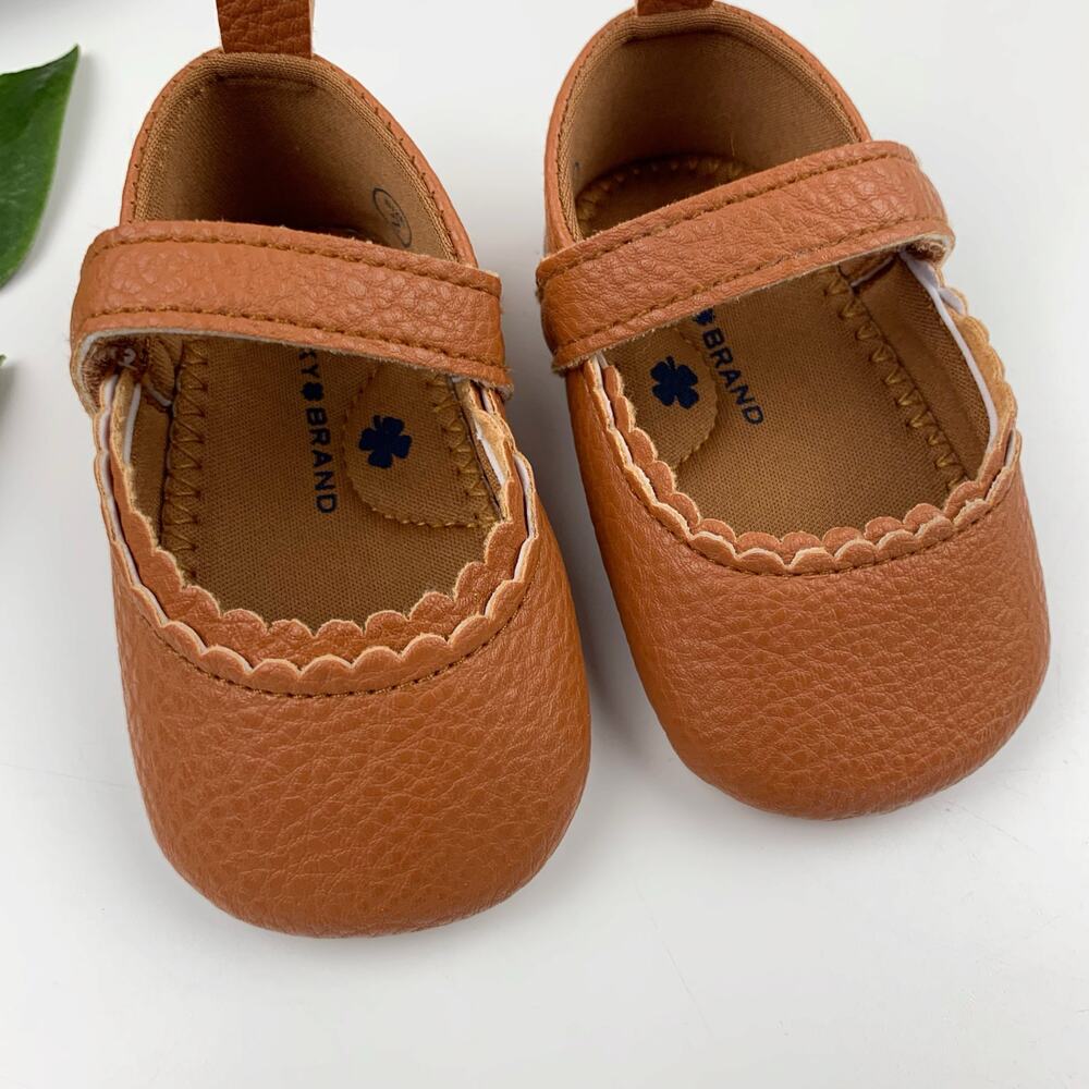 Lucky Brand Mary Jane Crib Shoes Soft Brown Faux Leather Infant Baby Girl Size 2 - Picture 3 of 9
